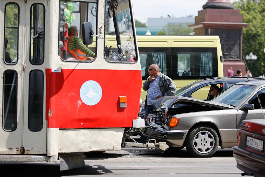 Не разъехались: крупная авария в центре города 