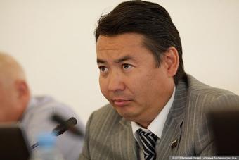 Ербол Тергубаев предложил проверять депутатов на вменяемость и алкоголизм