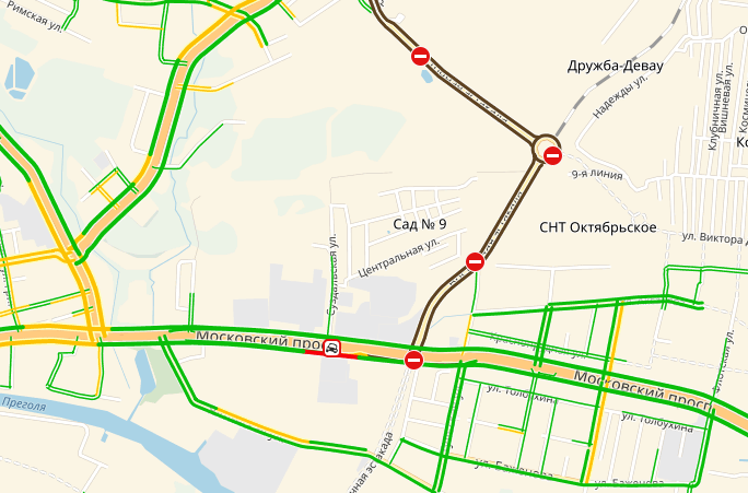 Очевидцы: из-за ДТП на Московском проспекте собирается пробка