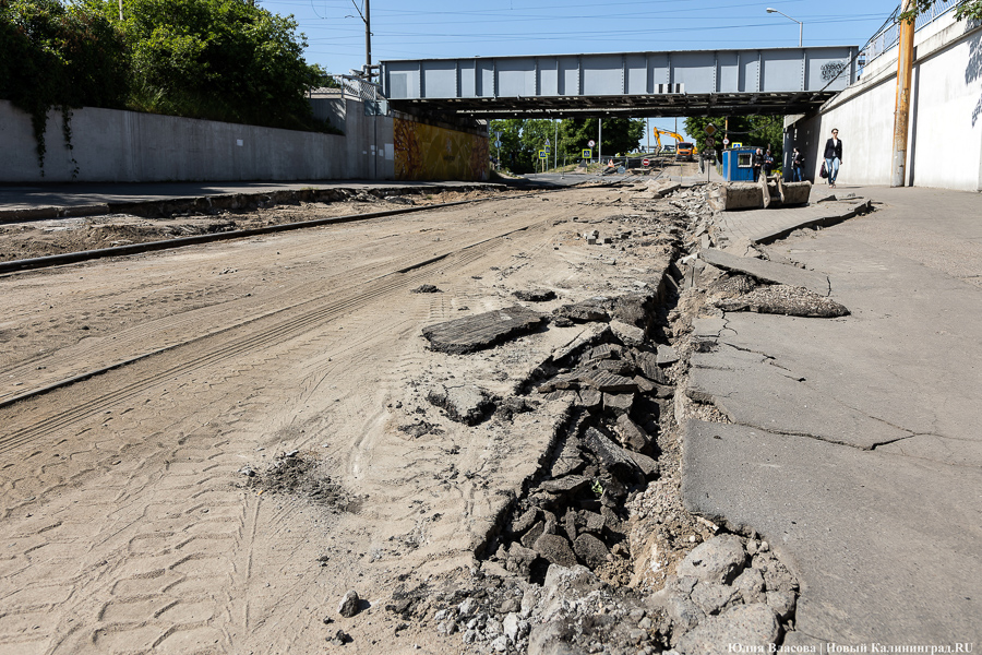 Останется с одним тротуаром: в Калининграде до августа закрыли мост на Суворова (фото)