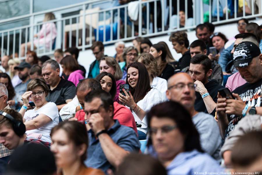 «Звуковая скульптура»: на стадионе «Калининград» устроили саунд-арт-концерт