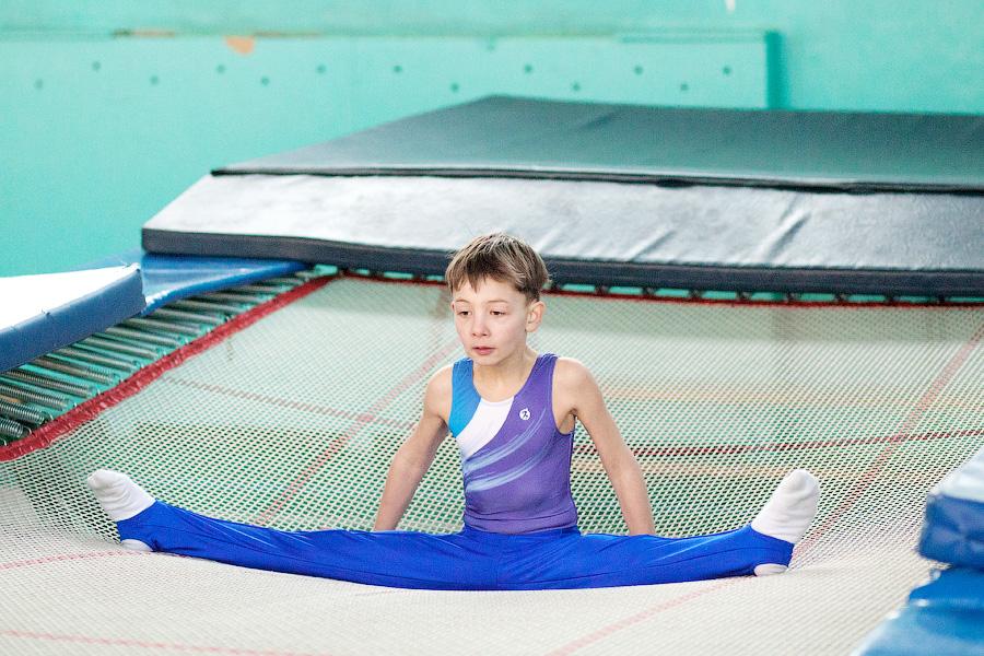 «Прыгучий спорт»: фоторепортаж с соревнований по прыжкам на батуте