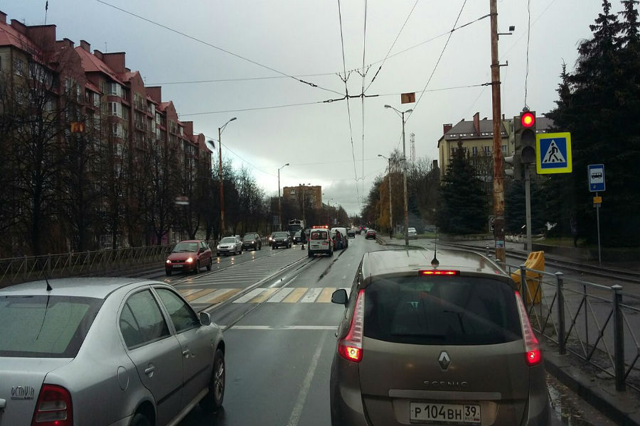 На ул. Суворова в ДТП попали 4 автомобиля 