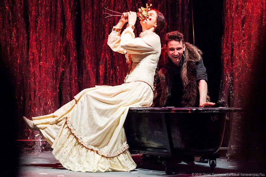 Немцу смерть: спектакль «Тройка, семерка, туз» в драматическом театре