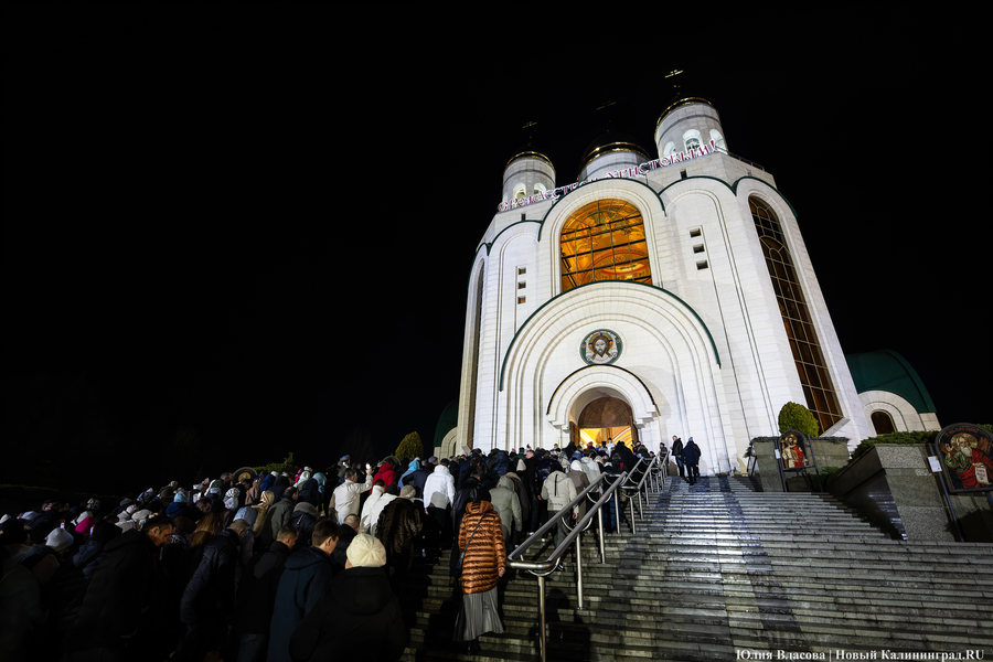 Крестный ход и литургия: как в Калининграде встретили Рождество (фото)