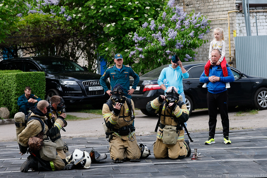И огонь, и вода: как проходил финал областного конкурса МЧС в Калининграде (фото)