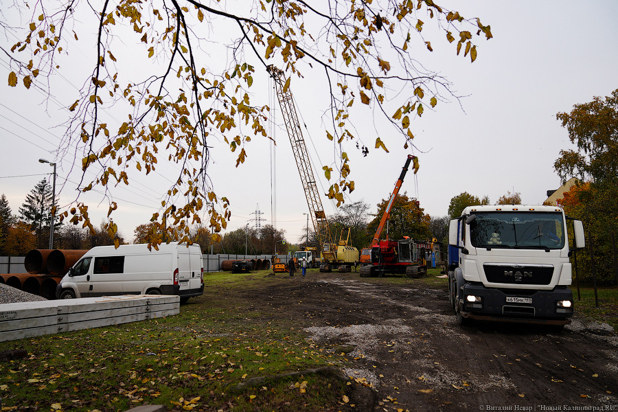 «Право имеем»: рядом с немецким домом на ул. Галицкого начали устанавливать забор