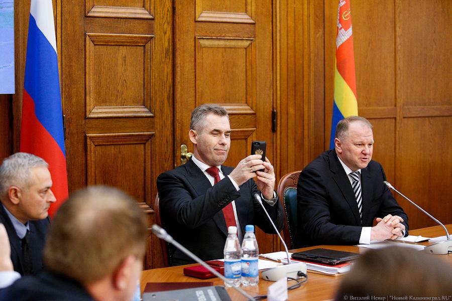 Селфи на фоне детства: как Павел Астахов Калининградскую область навещал