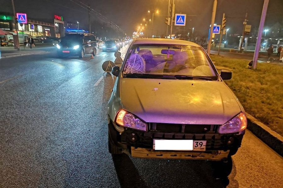В Калининграде «Лада» сбила мужчину на пешеходном переходе (фото)