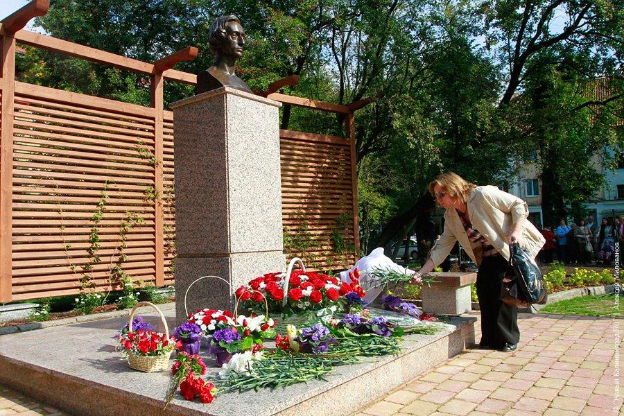 "Фиалки, вальсы и мазурка": фоторепортаж "Нового Калининграда.Ru"