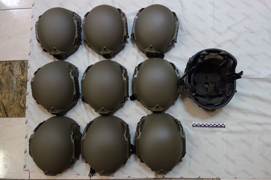 Областная таможня передала Минобороны баллистические шлемы, изъятые у иностранца