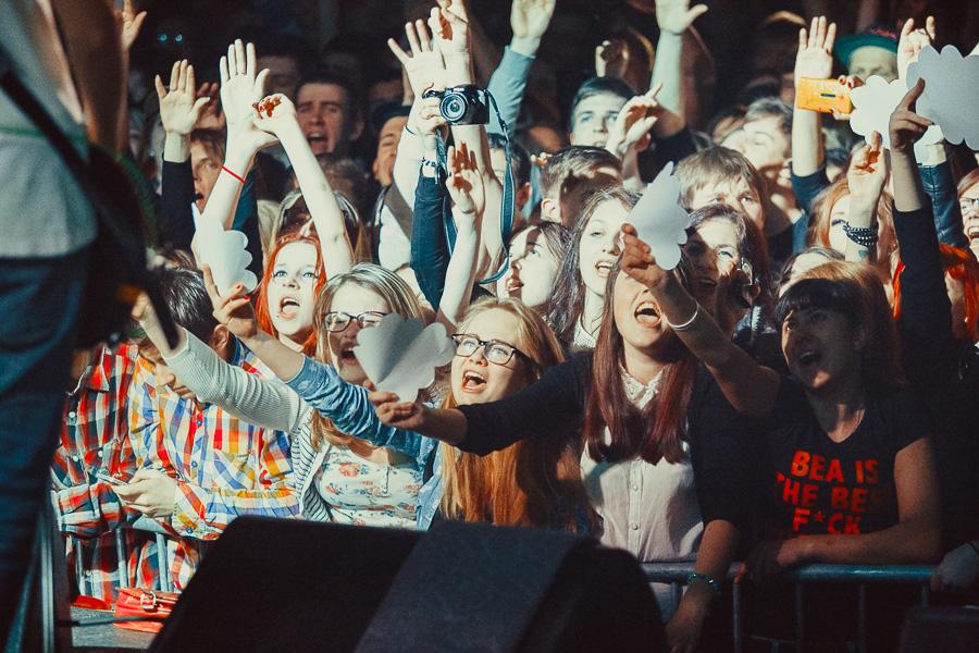 «Если бы я был Земфирой»: на «Вагонке» прошёл аншлаговый концерт Noize MC