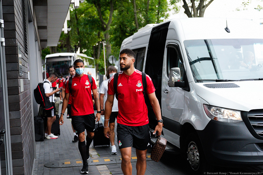 Суперкубок надежды: команды «Локомотив» и «Зенит» прибыли в Калининград (фото)
