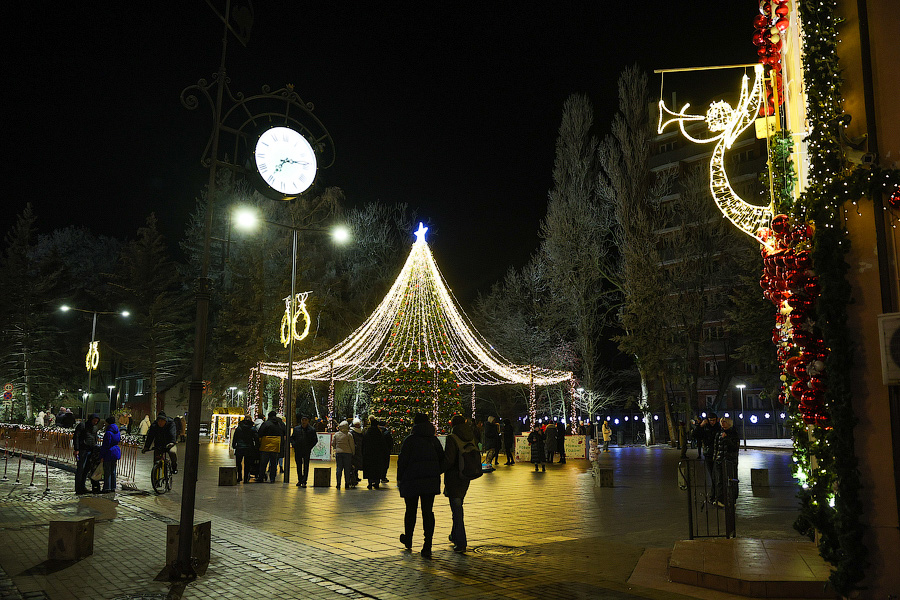 И вновь красота: как Зеленоградск украсили к Новому году (фото)
