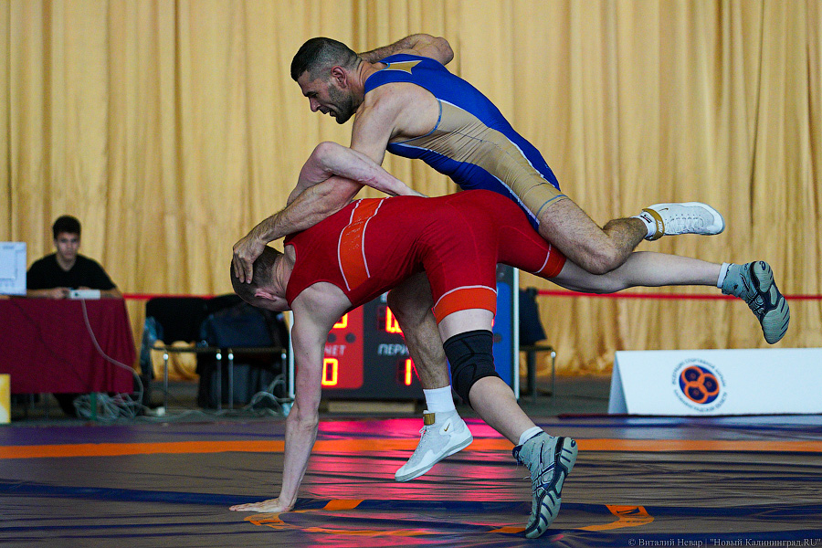 Крючки, узлы, обвивы: в Калининграде проходит чемпионат России по борьбе спорта глухих