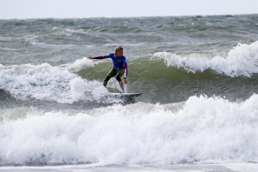 На волне «профи»: фоторепортаж с Чемпионата по серфингу в Зеленоградске