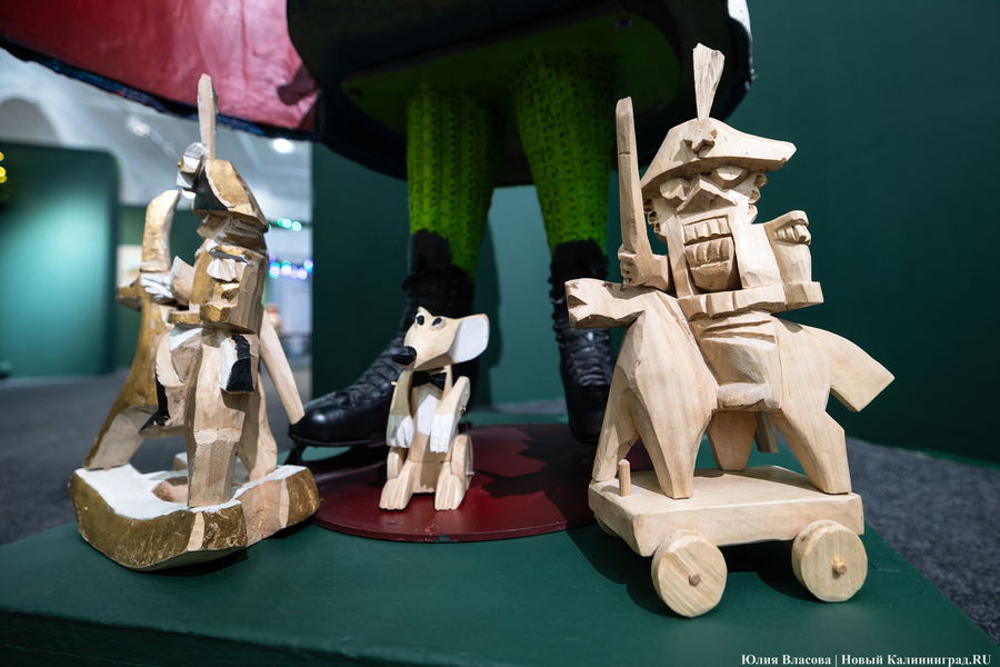 Символы Рождества и мир Гофмана: в Музее искусств открыли новогодний проект (фото)