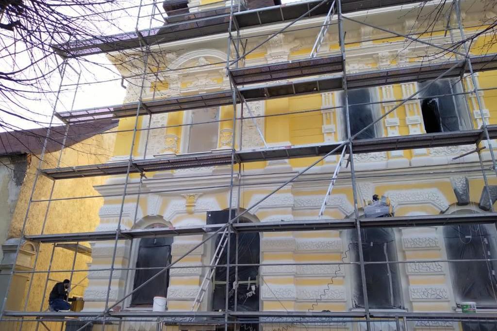 В Советске перекрасили «черно-желтый» фасад «Дома пастора» (фото) 