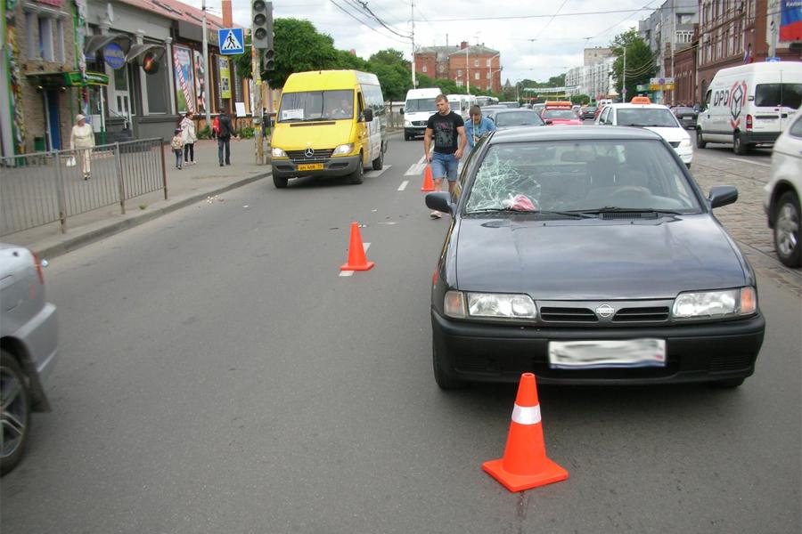 На выходных в Калининграде двое пешеходов попали под автомобили (+фото)