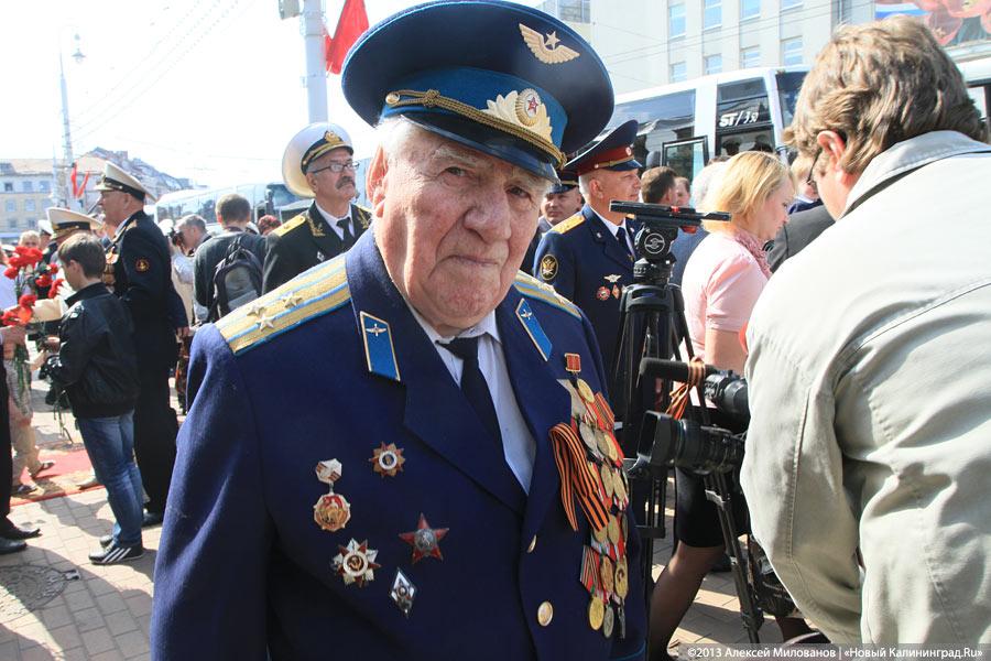 «68 лет памяти»: парад Победы-2013 