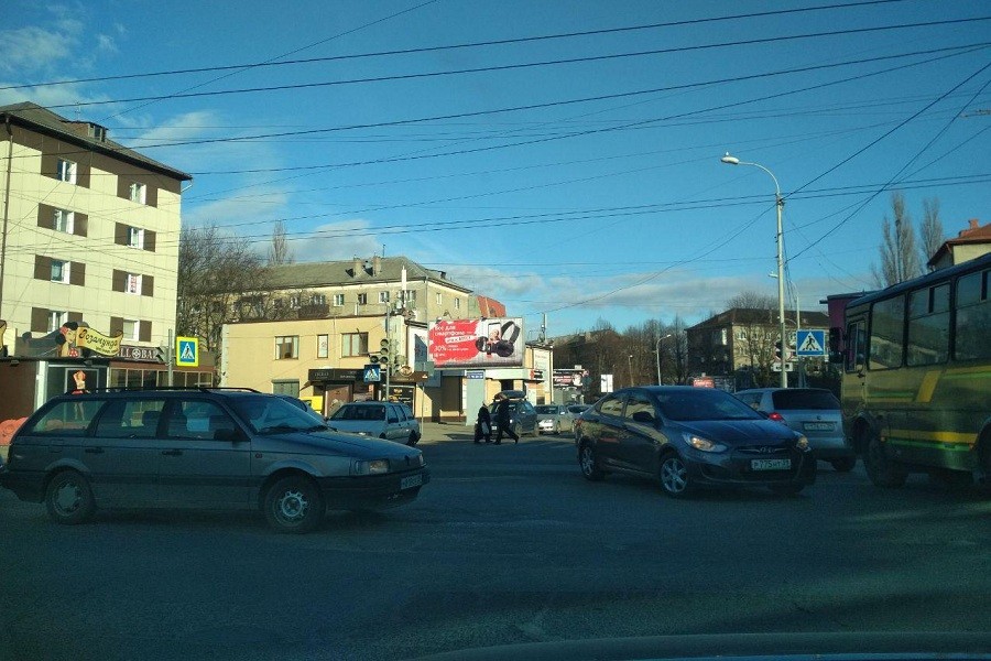 «Какой-то хаос»: на ул. Горького сломался светофор (фото)