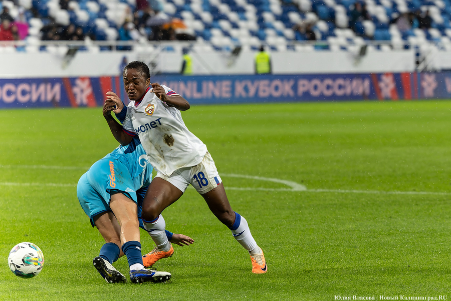 «Дерби двух столиц»: как футболистки ЦСКА обыграли «Зенит» на «Ростех Арене» (фото)