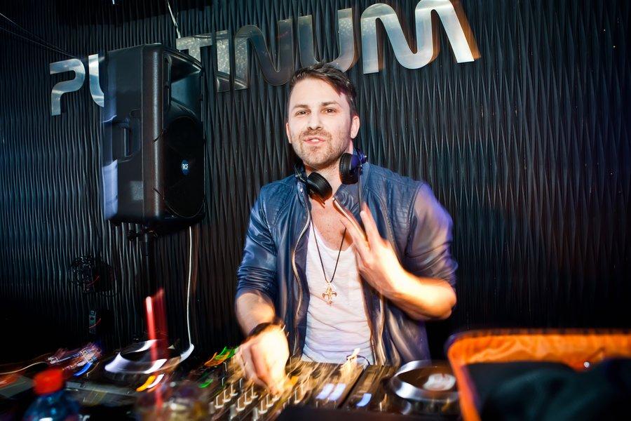 «Swiss Made»: фоторепортаж с выступления DJ Mad Morris & MC Stephen Davis