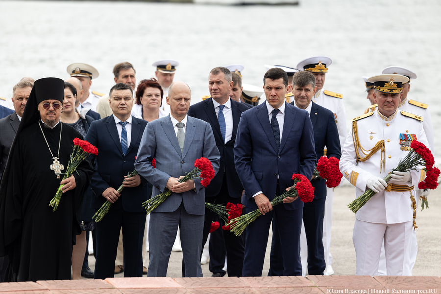 День ВМФ в Балтийске: как прошел парад кораблей Балтфлота (фото)