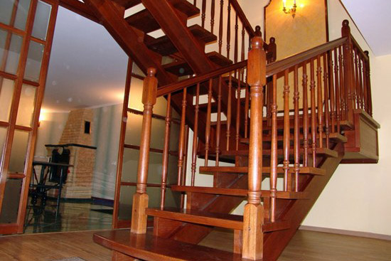 Изготавливаем бюджетные деревянные лестницы от 40 000 рублей