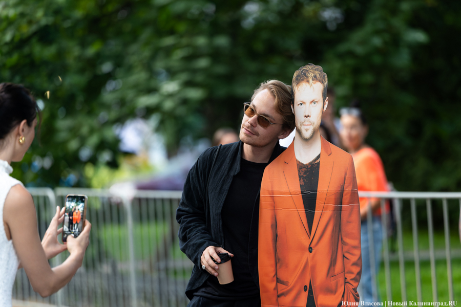 «Короче». Красная дорожка: в Калининграде открылся фестиваль короткометражек (фото)