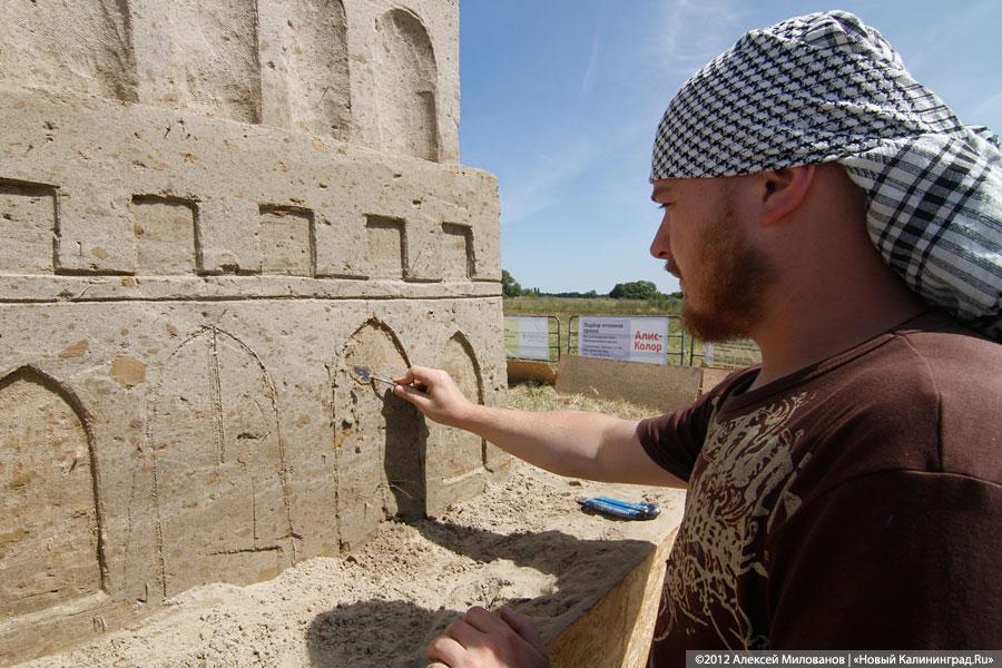«Замок из песка»: фоторепортаж с фестиваля песчаных скульптур