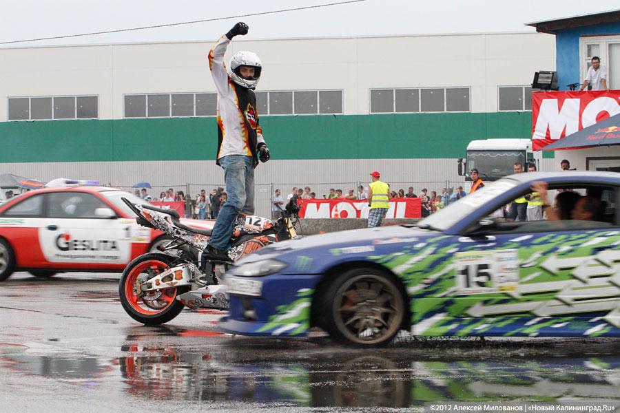 «Скользящие»: фоторепортаж с дрифт-шоу