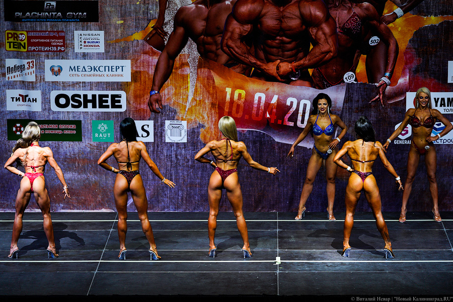 Мышцы в стразах: в Калининграде прошёл кубок региона по бодибилдингу (фото)