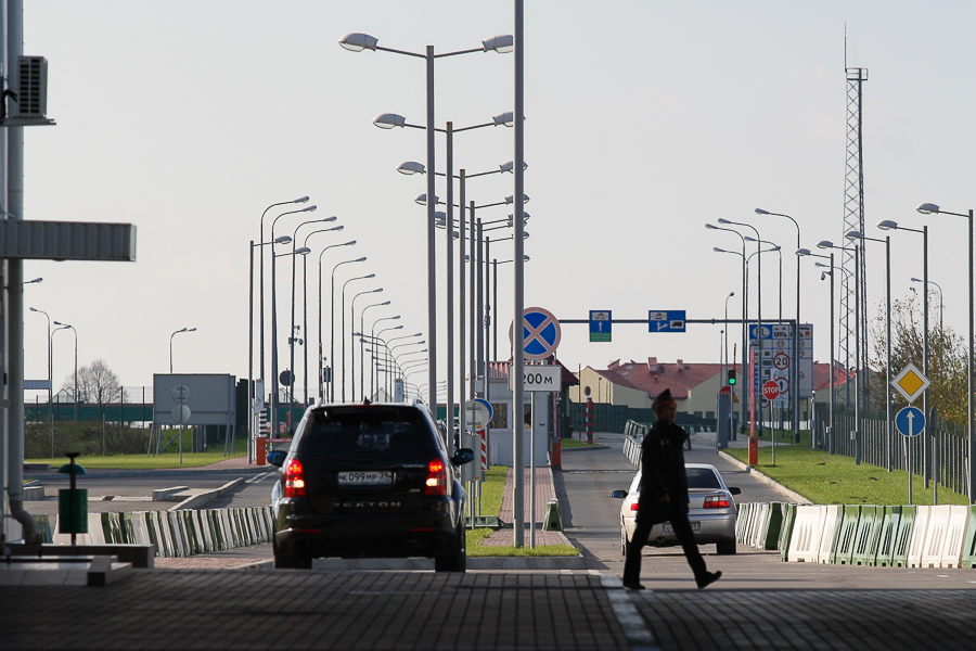Мишустин утвердил список стран, граждане которых смогут получить электронную визу в Россию