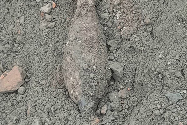 На острове Канта в Калининграде раскопали мину (фото)