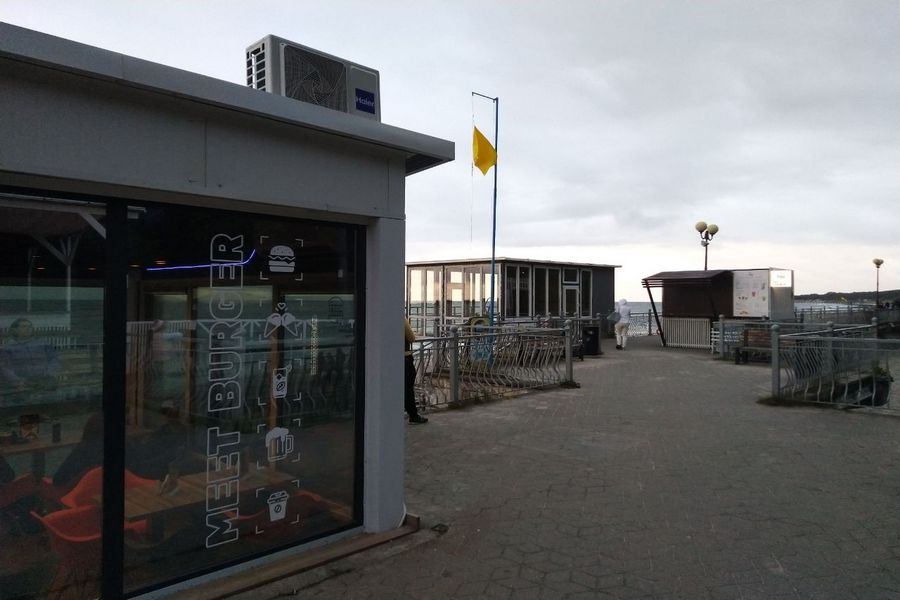 Депутат: прокуратура обратилась в суд по поводу размещения НТО на пляже в Пионерском