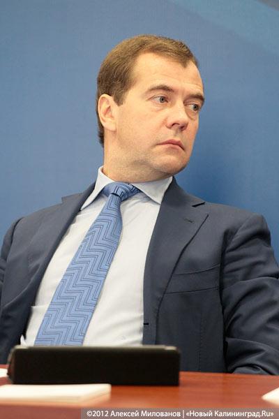 «Второе лицо»: премьер Медведев в фотографиях