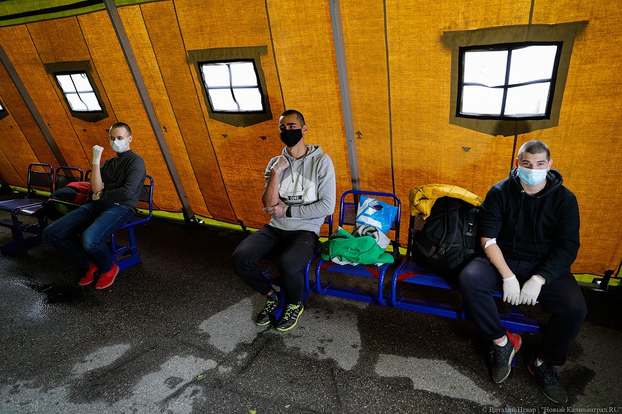 Масочный призыв: Балтфлот отправил первую команду новобранцев в воинские части