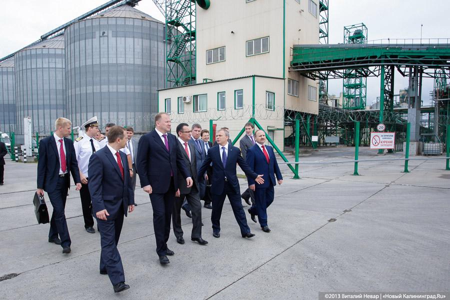 Сын за отцом: министр сельского хозяйства Николай Федоров посетил область