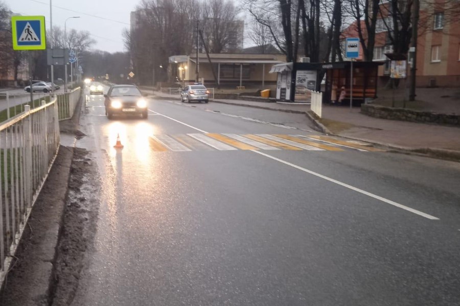 В Балтийске «Мерседес» сбил 20-летнего пешехода на переходе