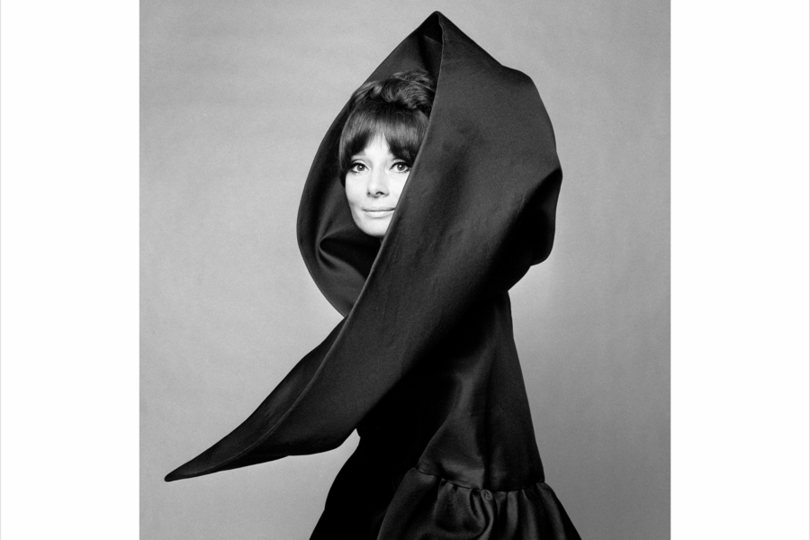Джан Паоло Барбьери. Одри Хепберн в Valentino. Vogue Italia. Рим. 1969.  ©GianPaoloBarbieri Courtesy Gian Paolo Barbieri
