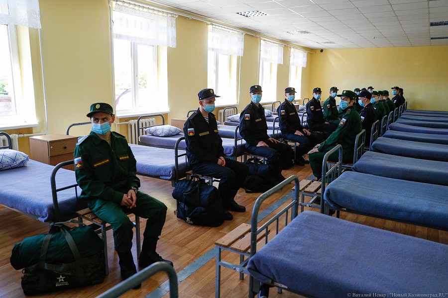 Масочный призыв: Балтфлот отправил первую команду новобранцев в воинские части