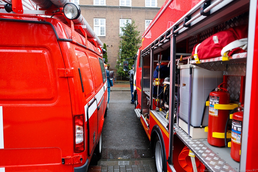 Мотоциклы и медали: как в МЧС региона подарки из рук министра получали