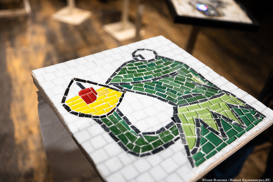 Что останется после нас: в «Воротах» открылась выставка современной мозаики