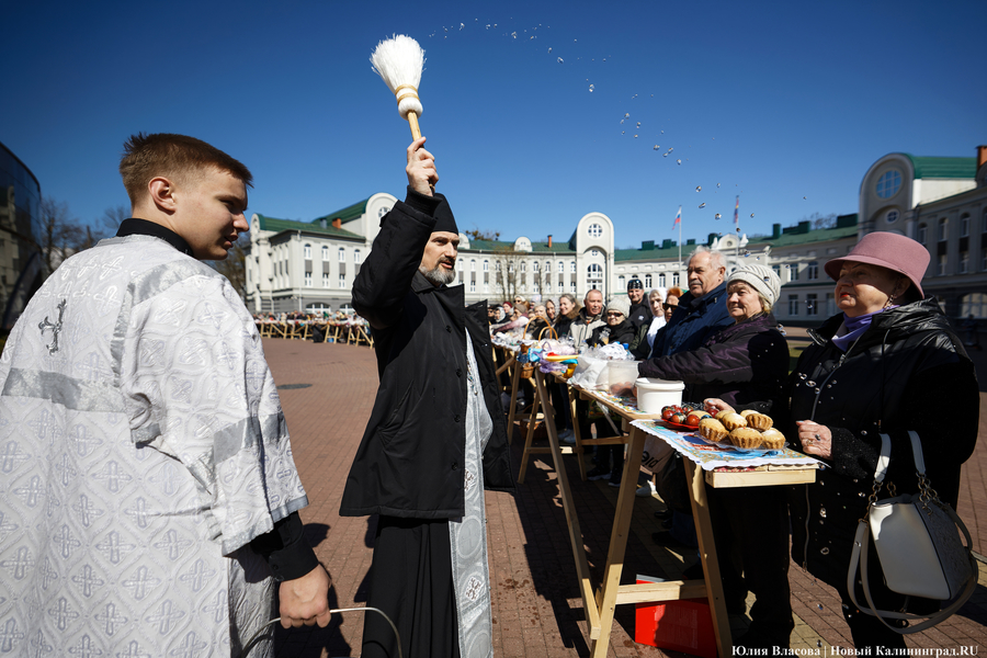 Великая суббота: в Кафедральном соборе освятили пасхальные угощения (фото)