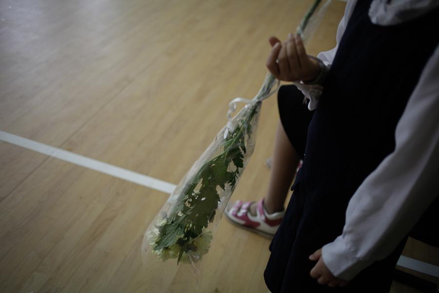 Как и все другие дети: Вика Петрова спустя 4 года после комы пошла в 1-й класс