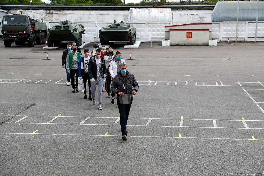 Масочный призыв: Балтфлот отправил первую команду новобранцев в воинские части