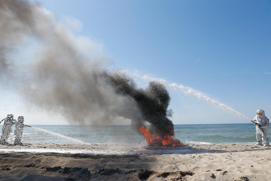 Пожар на нефтяной платформе: МЧС провело учения в Балтийском море