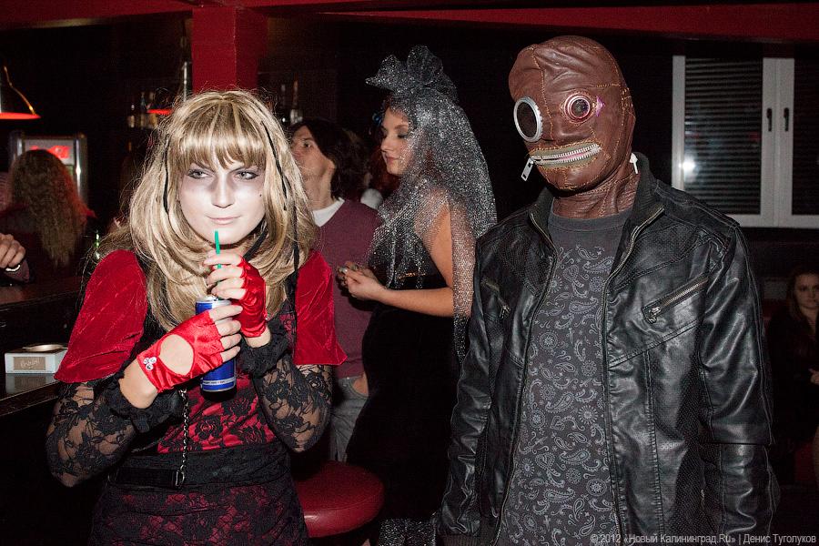 «Живее всех святых»: фоторепортаж с Хэллоуина на «Вагонке»