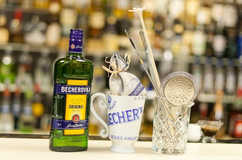 Сухая теория и жидкая практика: мастер-класс бренд-амбассадора ликёра Becherovka